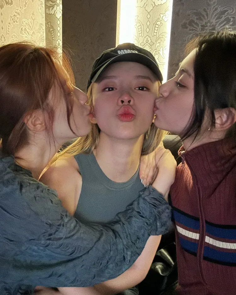 2人為壽星獻吻。翻攝Elkie IG