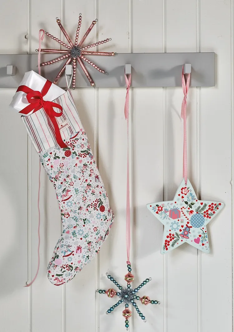 享用「希願鎏金」聖誕限定下午茶，完成打卡任務即贈GREENGATE品牌聖誕襪。GREENGATE提供