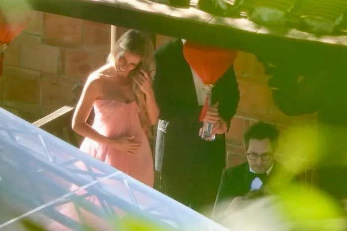 外國女賓身穿西洋禮服。特勤中心攝