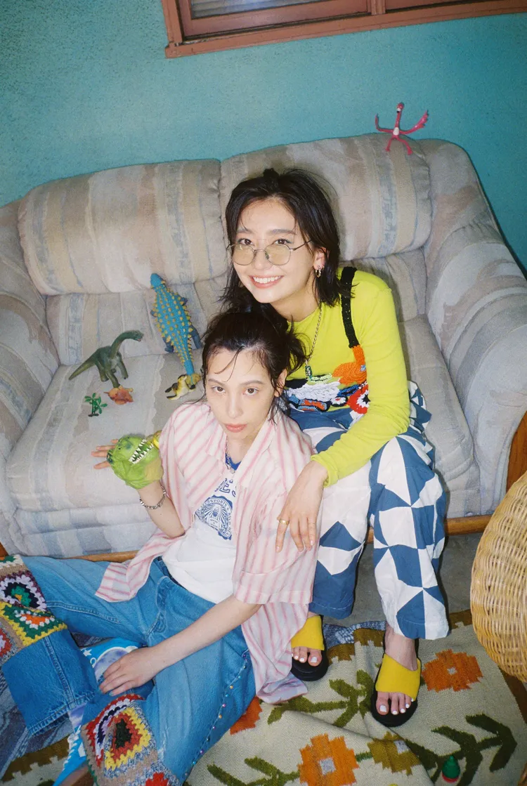 本屆邀請到由Rachel與鈴木真海子組成的新世代嘻哈雙人組CHELMICO。業者提供