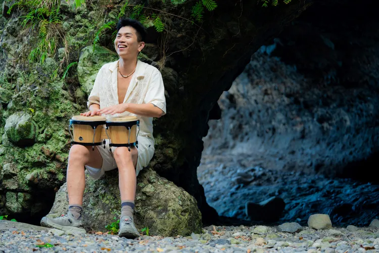 匯聚台灣最具特色的音樂創作者，本屆邀請到以獨特嗓音在抒情與實驗間激盪的雷擎。業者提供