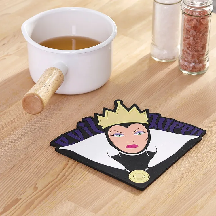 迪士尼系列反派鍋墊只要54元。HOLA提供