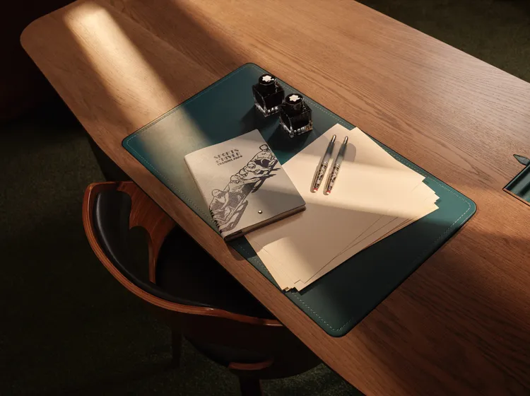 Happy Holidays宣傳活動形象照。品牌提供