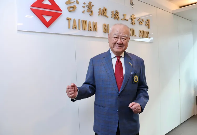 81歲的林伯豐一提起馬斯克，精神抖擻雙眼放光，手舞足蹈即性表演馬斯克在各種公開場合的招牌舞步，「活潑俏皮」放飛內心小宇宙。莊宗達攝