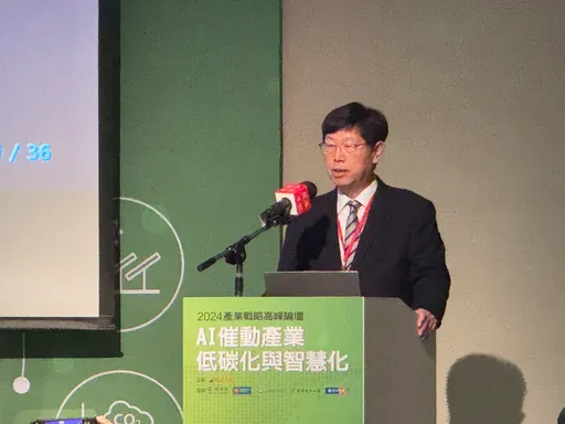 迎接第3波科技浪潮 劉揚偉推動鴻海轉型「腦力密集」打造營運新動能