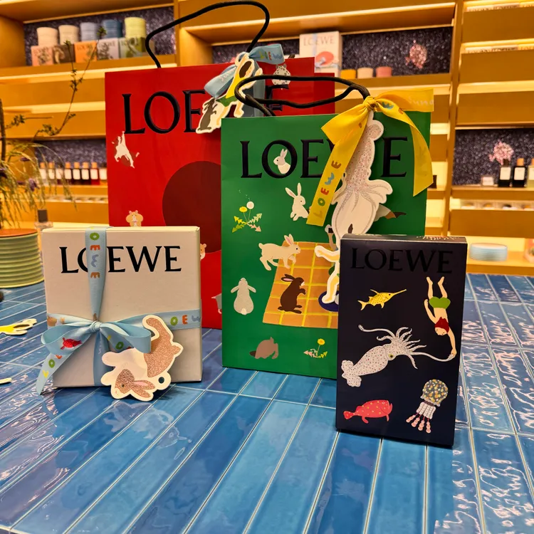 LOEWE節日系列限定包裝。張家玲攝
