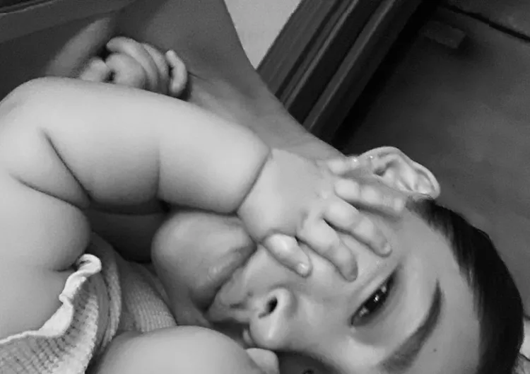 文佳菲在IG公開與兒子的同框照為自己慶生。翻攝文佳菲IG