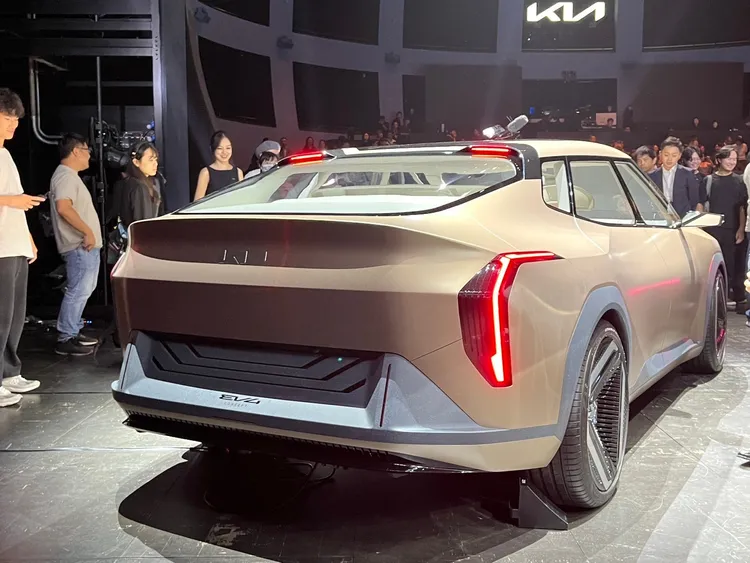 全新概念車款 Kia Concept EV4，徹底展現Kia對創新與設計的全新詮釋。林浩昇攝