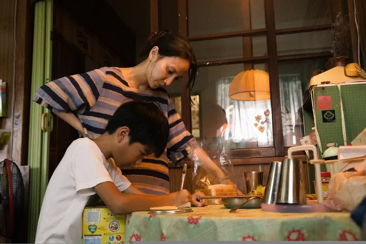 張寗和蔡承桓扮演母子。圈起來映畫有限公司提供