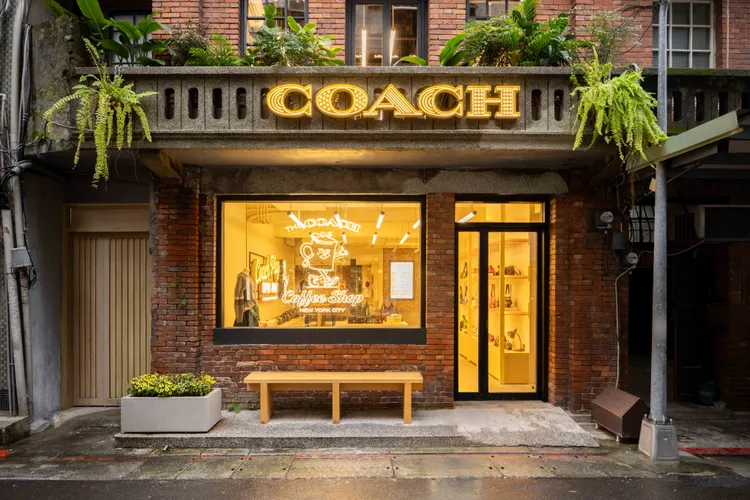 COACH將位於赤峰街的獨棟百年老宅逮造成全新概念店。品牌提供