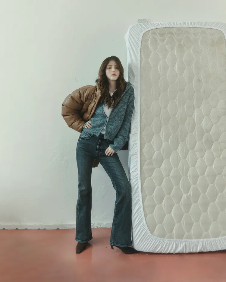 韓素希與床墊合照都相當時髦。翻攝giordanokr IG