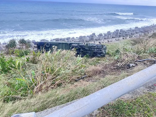 愛國者飛彈維修車翻落邊坡 空軍證實:已派專人協助拖吊