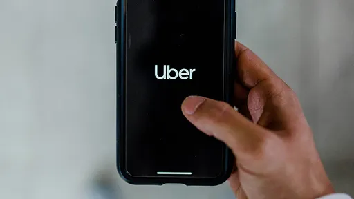 她花20分鐘等Uber　上車一句「我已經遲到」竟立即被司機趕下車