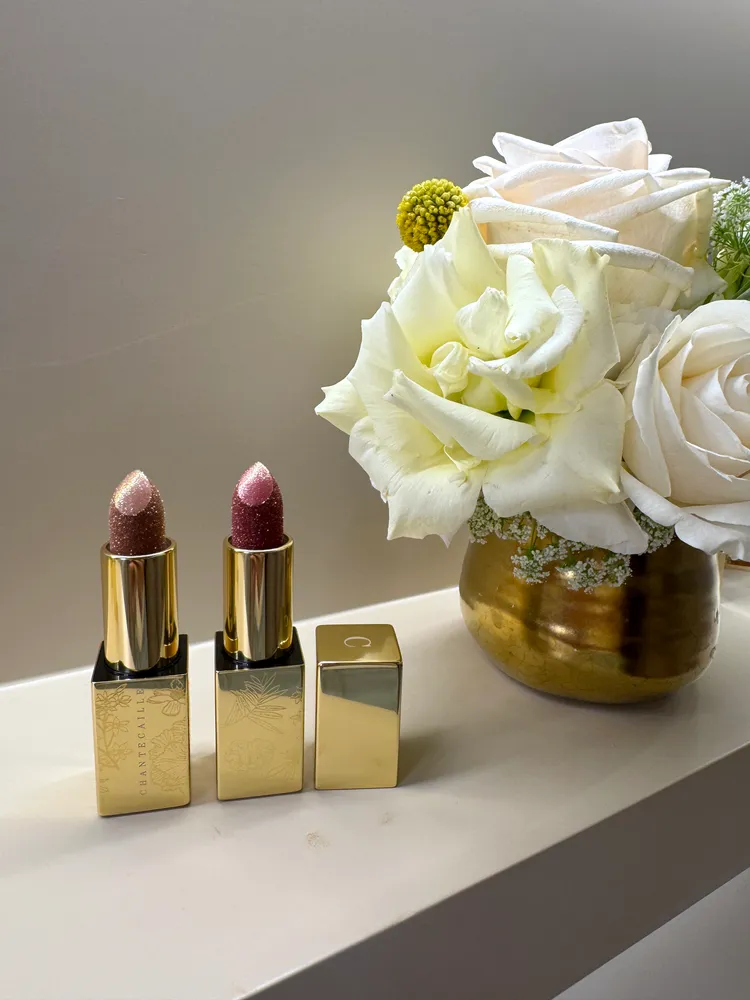 金奢花園限量唇膏，各1950元。張家玲攝