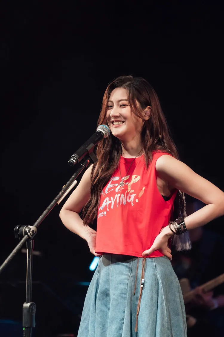 林逸欣亮麗開唱，美聲與粉絲慶生同歡。圖／鑫羽工作室提供