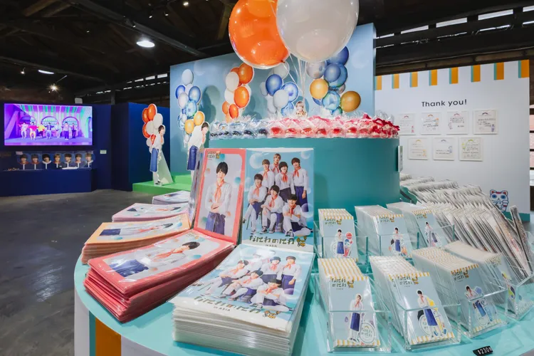 浪花男子為了快閃店特地設計新周邊。大鴻藝術BIG ART提供