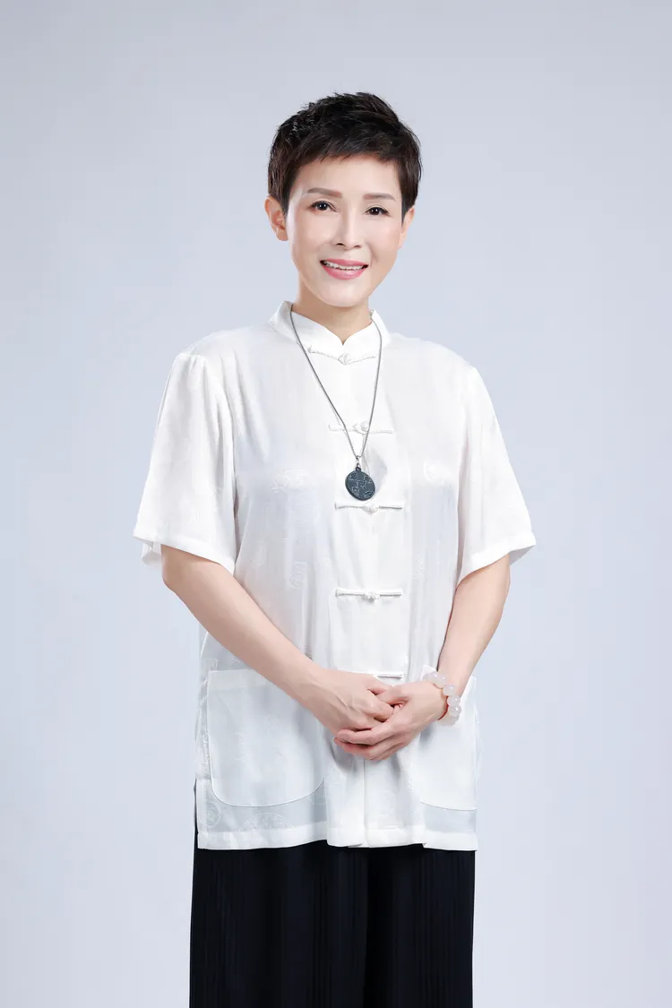 唐德惠在書中分享辦事遇到的案例。紅螞蟻圖書提供