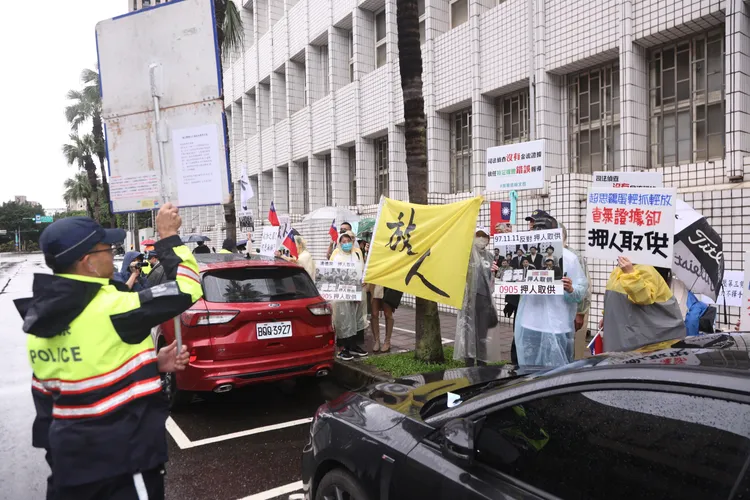 警方勸戒柯文哲的支持者勿有過激行為。彭欣偉攝