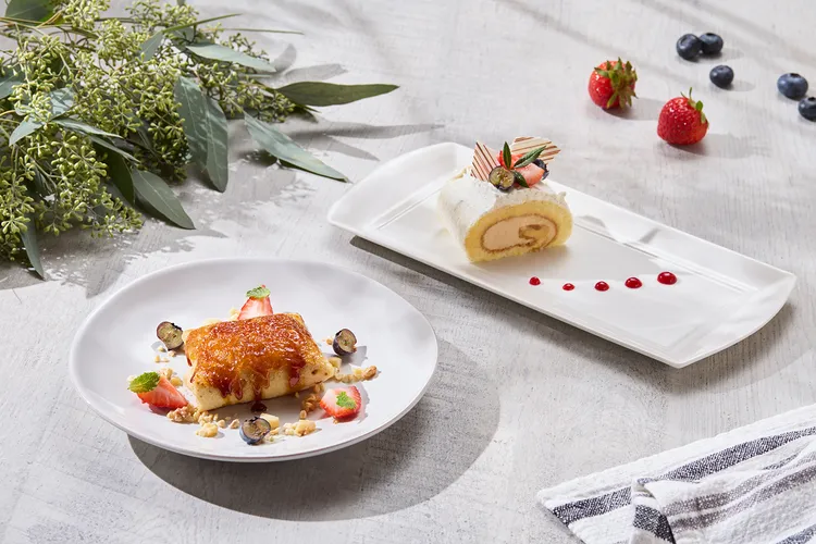 套餐甜點有炙燒可麗餅等。誠品行旅提供