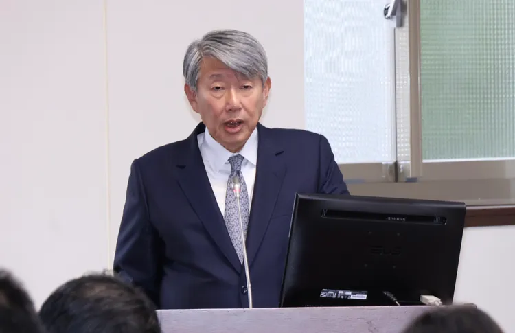 經濟部長郭智輝明白說台積電2奈米製程無法提早赴美。資料照片