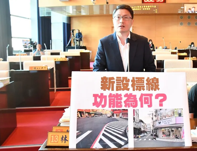 台中市議員林德宇請交通局多宣導新劃設的路口槽化線。林德宇提供