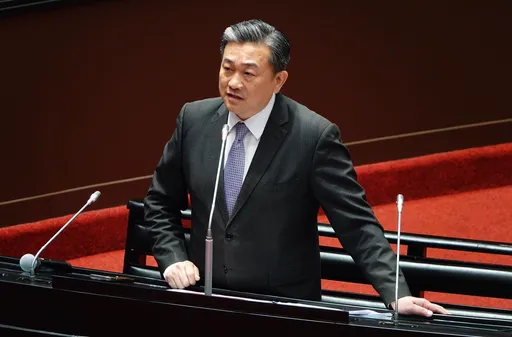 王定宇被光速打臉 鄧紫棋、李玟都在陸綜唱過《海闊天空》