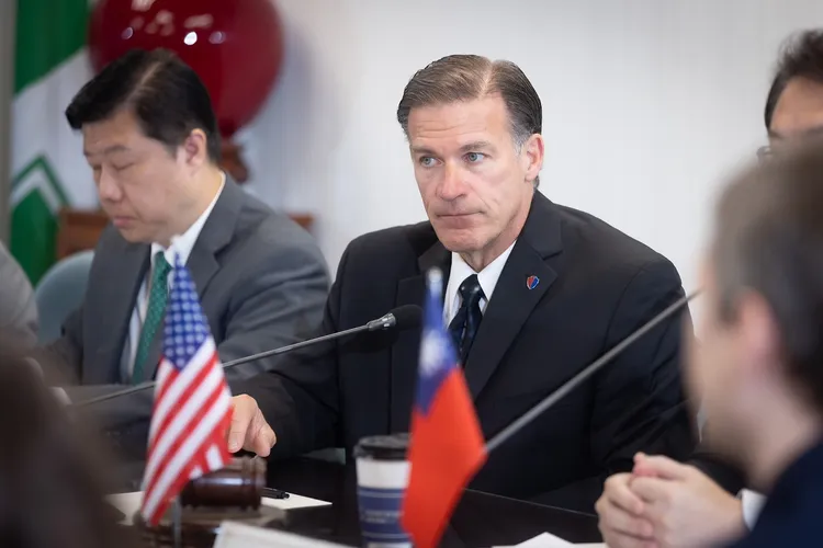 阿奎利諾訪團提及香港問題對台的啟示。民進黨提供