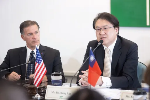 讓未來領袖更了解台灣!前美軍印太司令阿奎利諾率團拜會民進黨