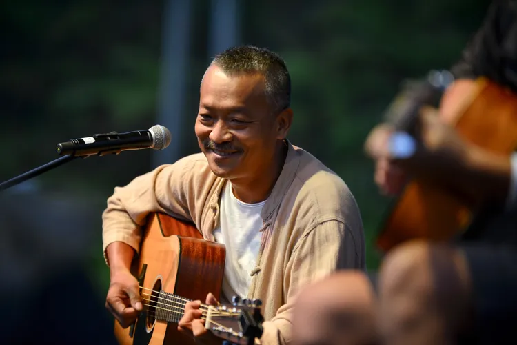 啟程首週邀請「台語詩人」金曲歌王謝銘祐等多組音樂演出。文化局提供