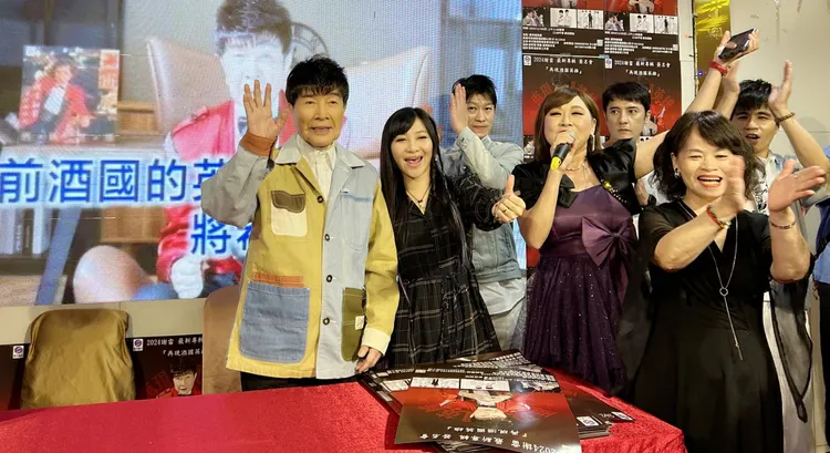 謝雷辦感恩餐會人潮爆桌。欣代唱片提供