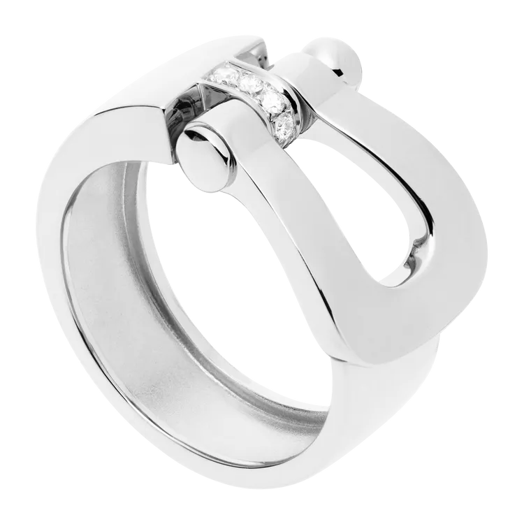 FRED Force 10系列戒指18K白金和鑽石。品牌提供