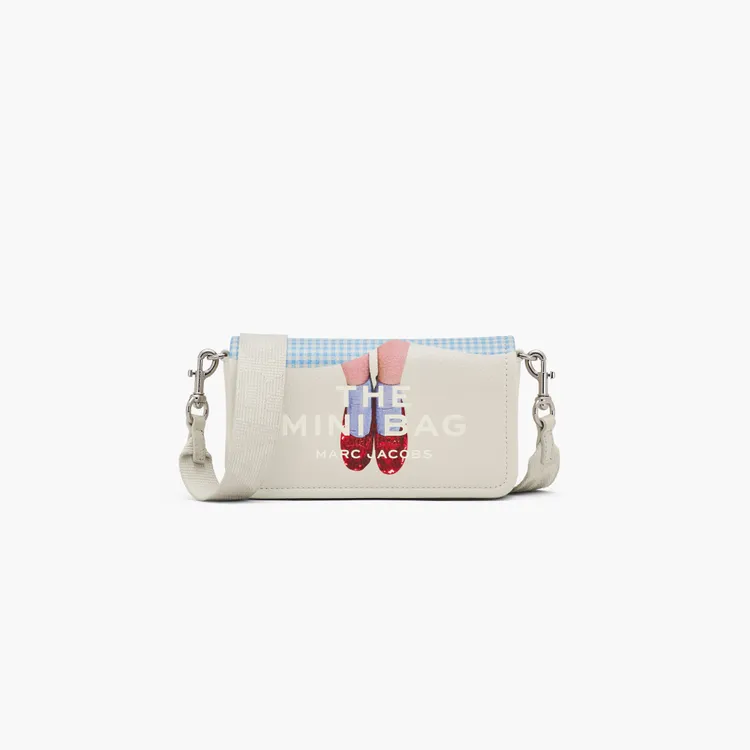 The Mini Bag綠野仙蹤系列迷你小包，1萬100元。品牌提供