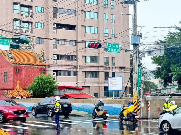 今天恢復上班，新莊警值勤不間斷。警方提供