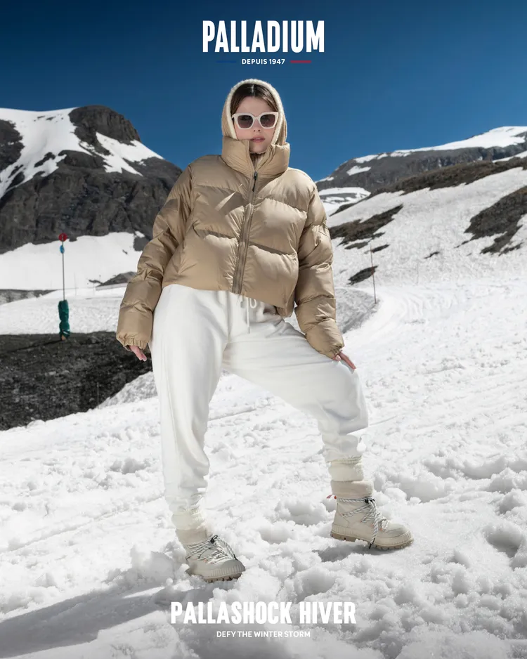 PALLASHOCK HIVER將防潑水麂皮鞋面搭配雙層厚度巧克力大底。品牌提供