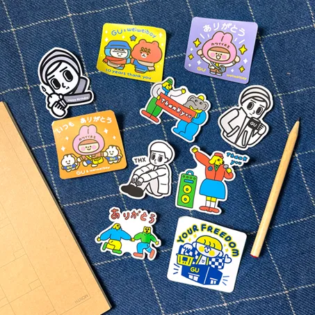 活動期間單筆消費不限金額可獲得插畫家設計貼紙乙組。品牌提供