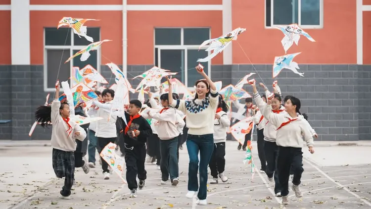 林志玲今年造訪河南浚縣沙地中心校。翻攝林志玲IG