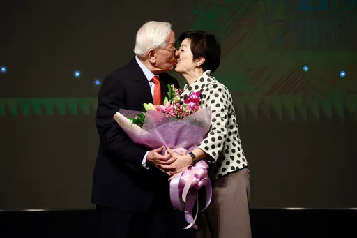 張忠謀吐露前妻離婚內幕「多麼絕望」 與張淑芬在小教堂低調二婚