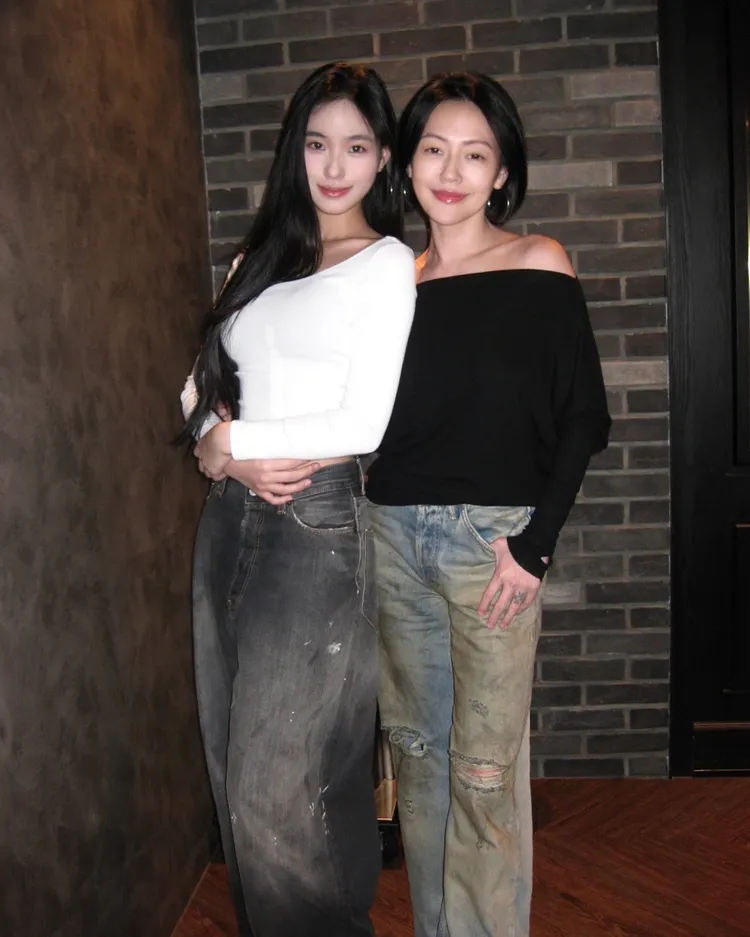 小S（右）和Lily像姊妹。翻攝小S IG