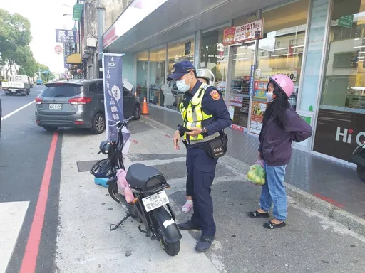 微型電動二輪車掛牌納管今日全面啟動 桃警加強攔檢提升道路安全