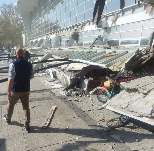 火車站天棚突垮「眨眼間人被壓扁」！13死駭人瞬間曝光