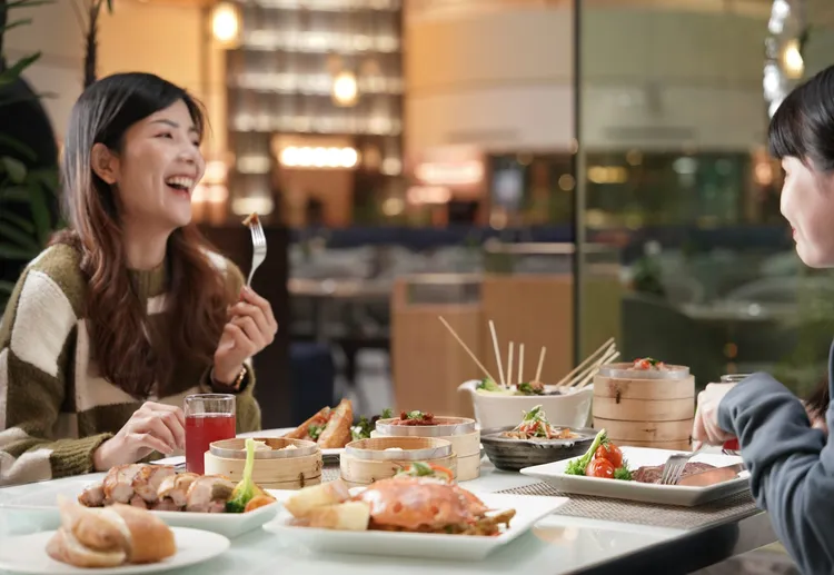 Sunny Buffet歡慶台灣隊奪金，推出四人同行一人免費活動。業者提供