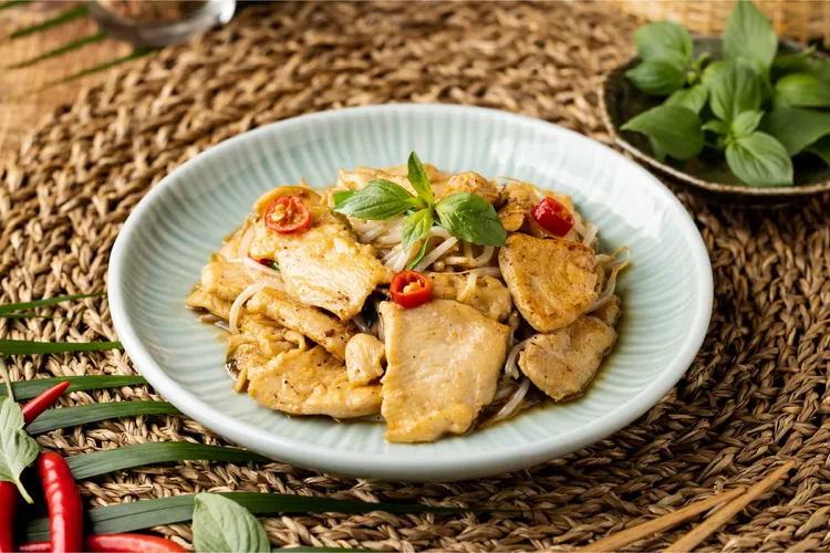 帕泰家泰炒辣味雞298元。業者提供