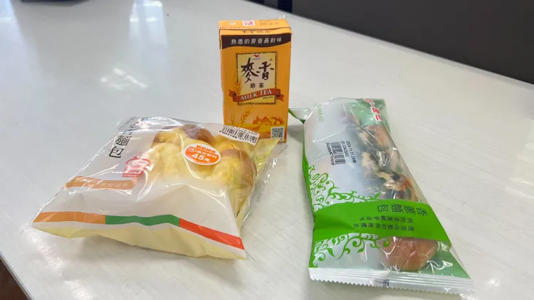 「統一品牌2麵包+飲料」示意圖。鮮明攝