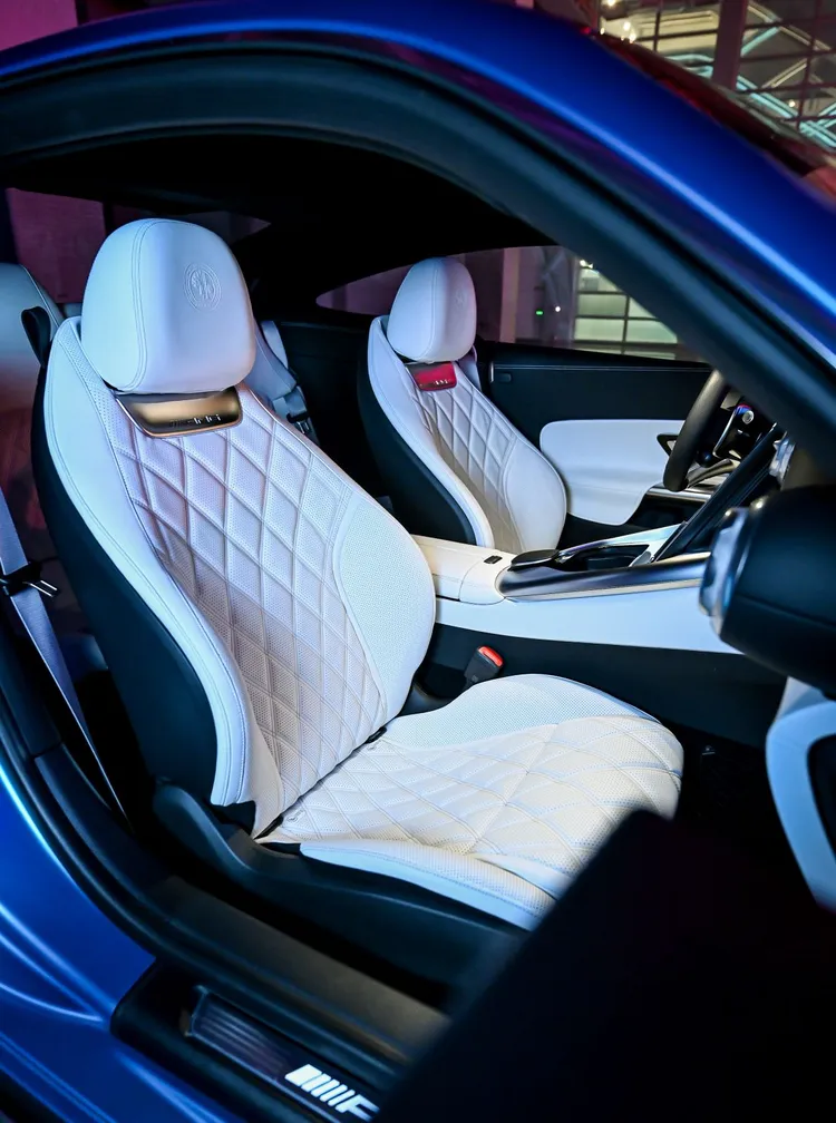 AMG運動座椅結合人體工學設計，提升駕駛的舒適性和操控感。業者提供