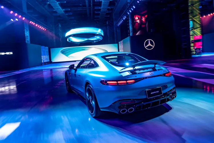 Mercedes-AMG GT 43 Coupé的2.0 升四缸渦輪引擎，能輸出高達421匹馬力(310 kW)以及500Nm的最大扭力。業者提供