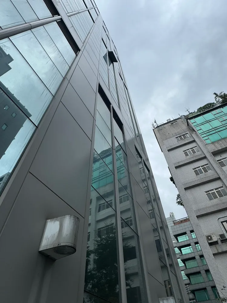 16歲少女墜樓身亡。翻攝畫面