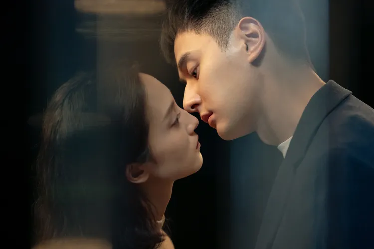 張軒睿（右）和韓寧的螢幕初吻超級吸睛。良人行、東森電視