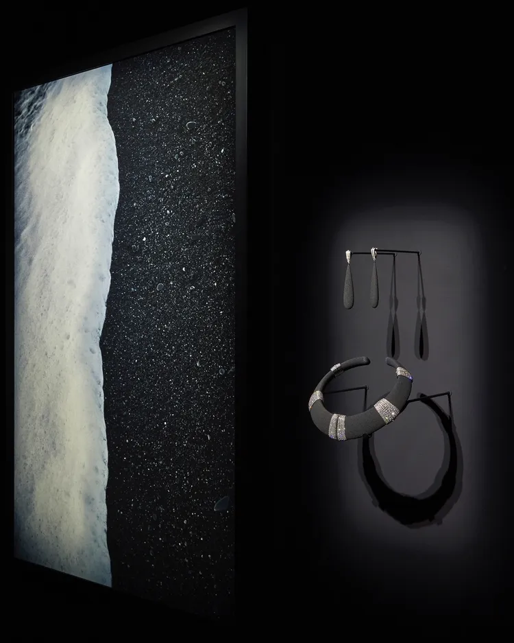 BOUCHERON Carte Blanche, Or Bleu高級珠寶展。品牌提供