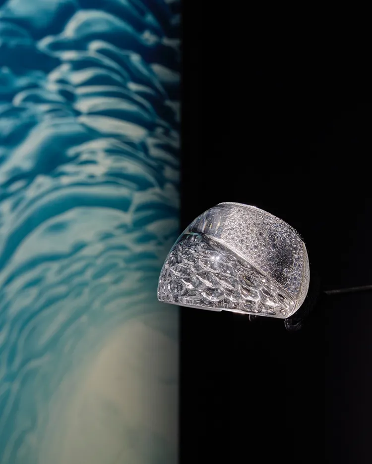 BOUCHERON Carte Blanche, Or Bleu高級珠寶。品牌提供