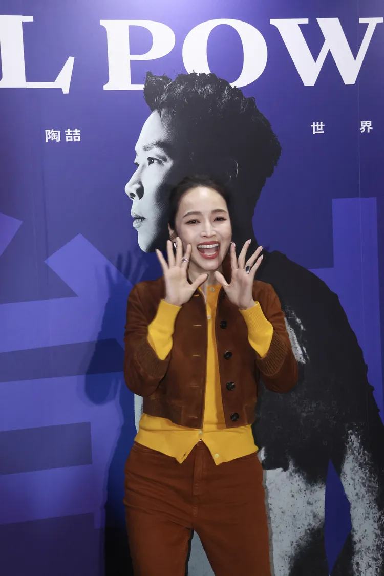 侯佩岑到場聆聽。彭欣偉攝